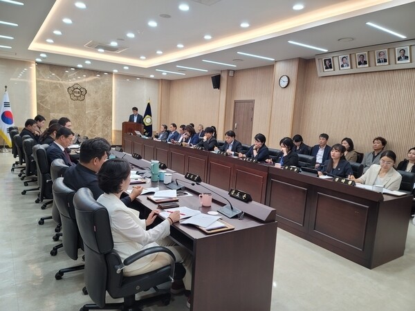[기자수첩] 남양주시의회, 왜 의회는 두 달째 멈춰 있는가